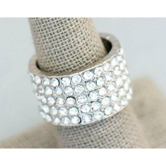 Size 7 1/2 showy rhinestone vintage ring (C6) - Picture 2 of 3